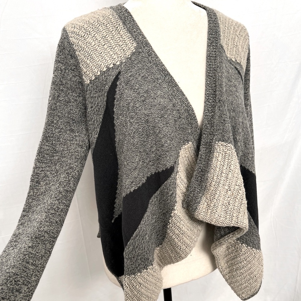 Stylish Gray and Black Women's Cardigan